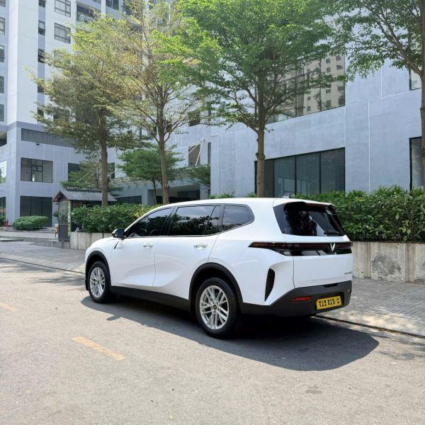 THUÊ XE 7 CHỖ CÓ TÀI XẾ